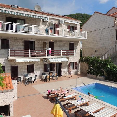 Apartmani Bezmalinovic Bol Buitenkant foto