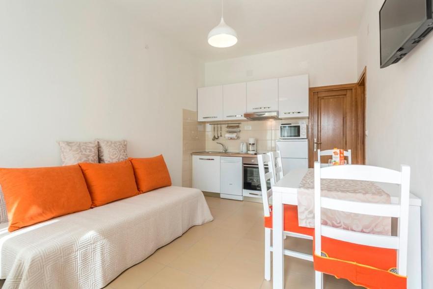 Apartmani Bezmalinovic Bol Buitenkant foto